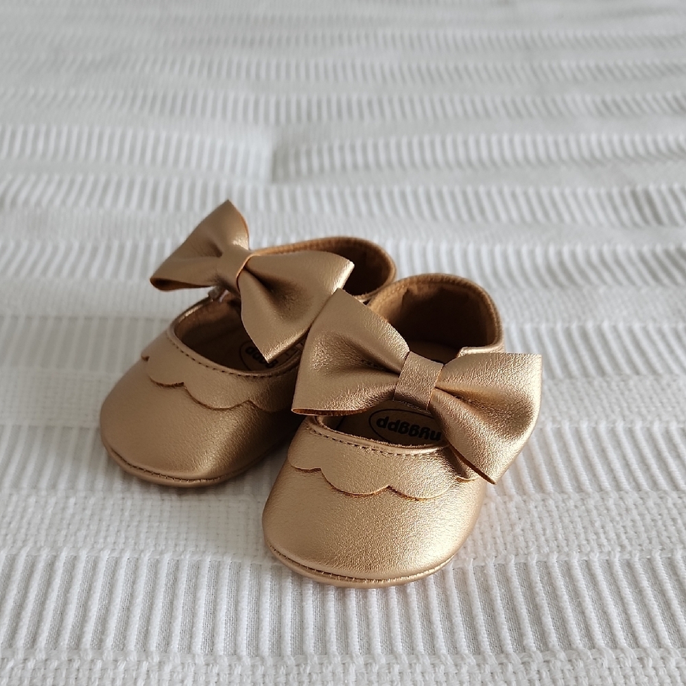 Gold Baby Shoes with Bow